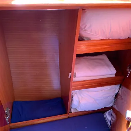 Hotel na wodzie Barco Puravida *