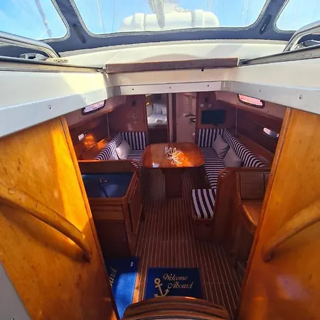 Barco Puravida * Vigo