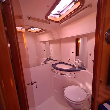 Hotel na wodzie Barco Puravida *