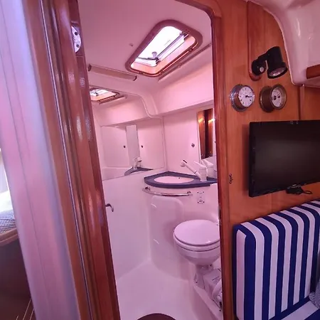 Barco Puravida Hotel na wodzie