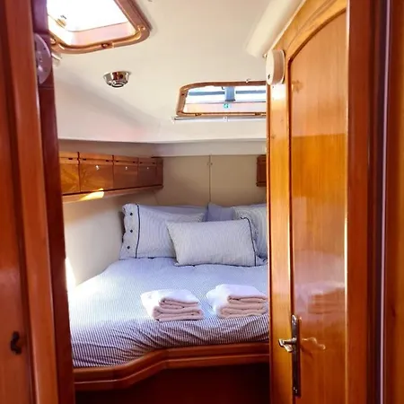 Barco Puravida Hotel na wodzie