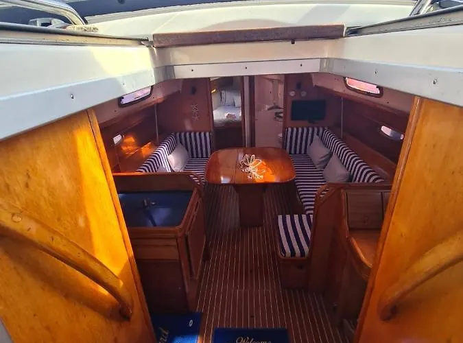 Barco Puravida * Vigo