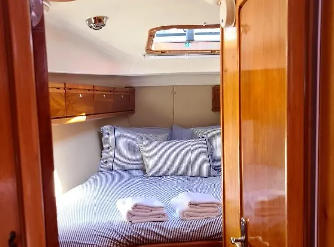 Barco Puravida Hotel na wodzie